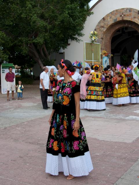 Prozession und Fiesta Mexicana in Huatulco-4