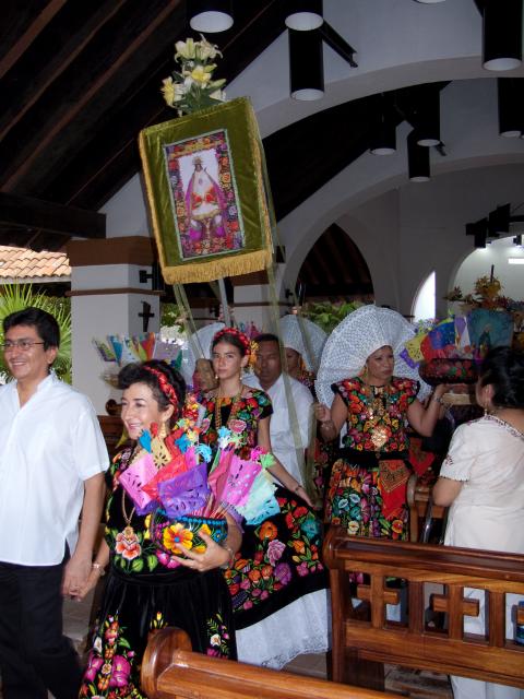 Prozession und Fiesta Mexicana in Huatulco-9