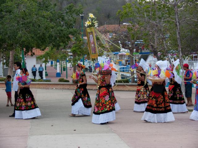 Prozession und Fiesta Mexicana in Huatulco-11