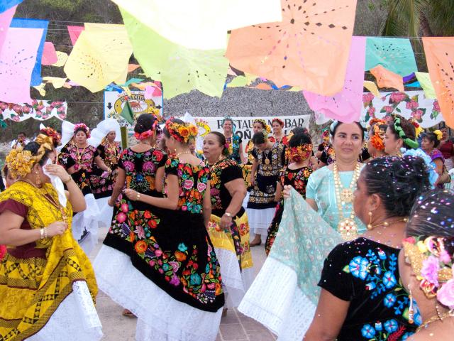 Prozession und Fiesta Mexicana in Huatulco-22