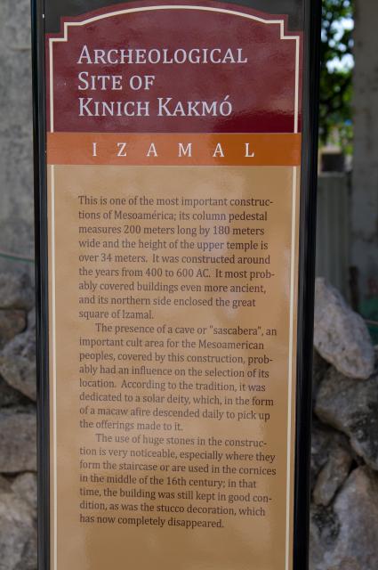 Archäologische Zone Kinich Kakmó in Izamal