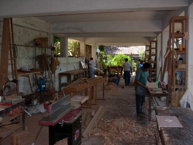 Marimba-Werkstatt bei der Arbeit