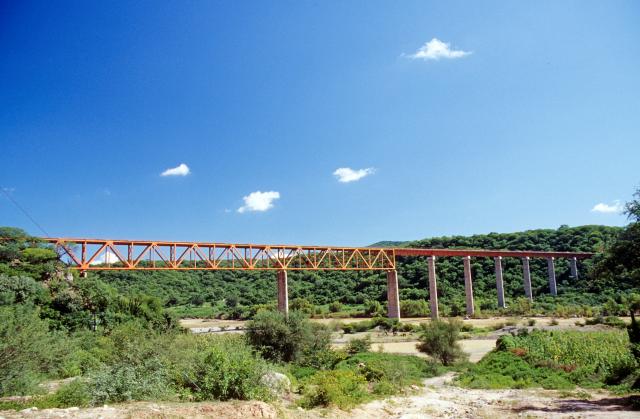 Brücke über den Rio El Fuerte