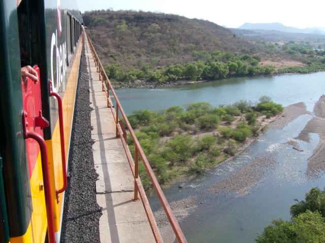 Brücke über den Rio El Fuerte-3