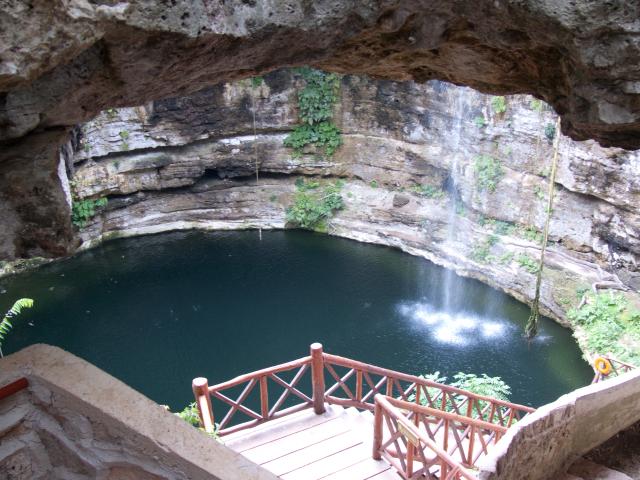 Cenote Saamal-2.jpg